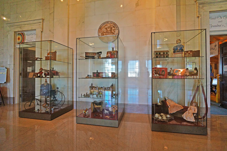 The Essence of Excellence: High-Quality Display Cabinets for Museums
